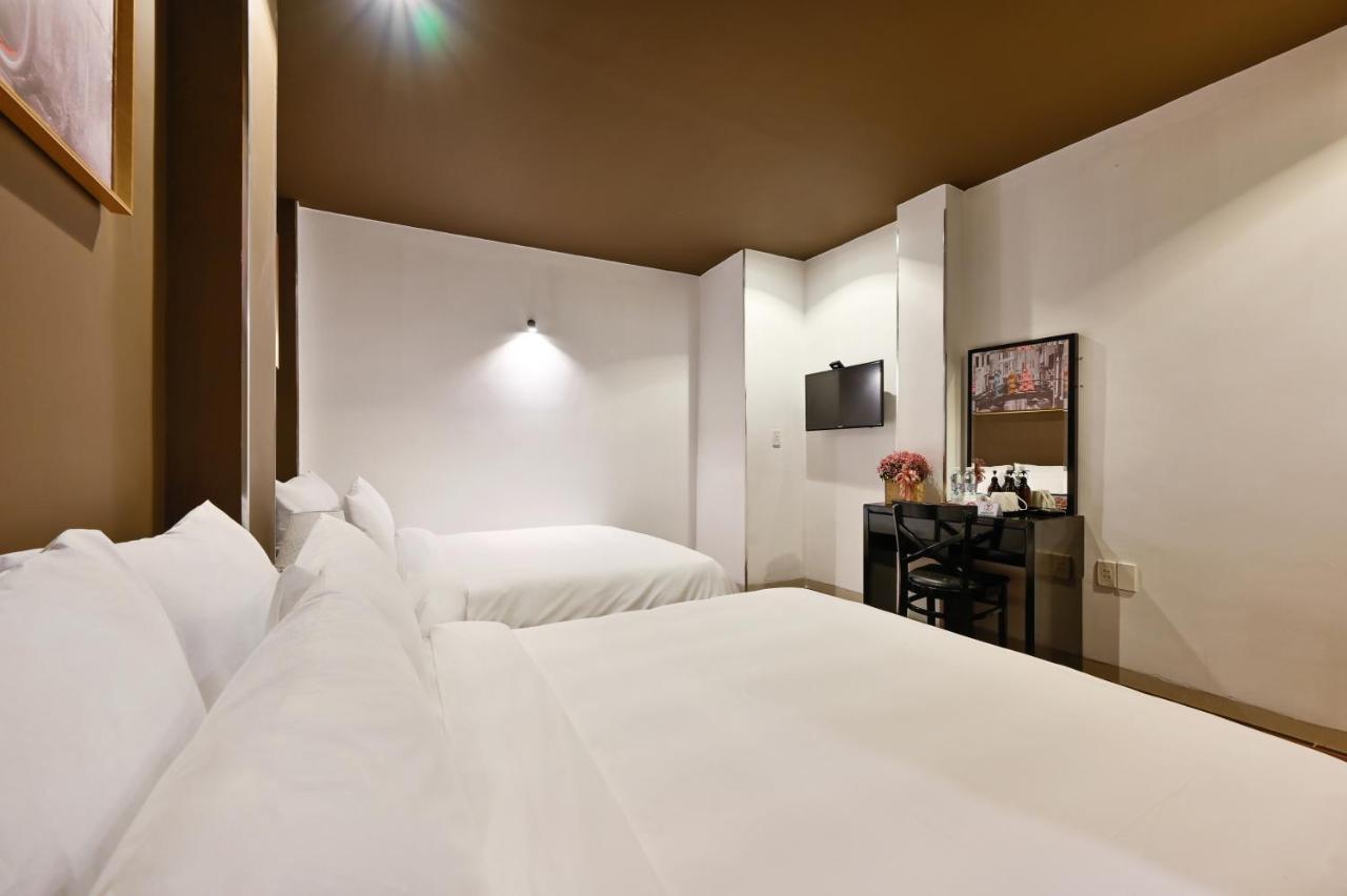 The Noble Swan Hotel New World Ho Şi Min Exterior foto